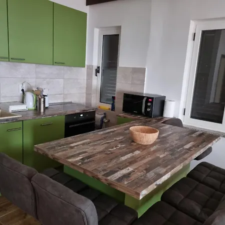 Apartment Ana *